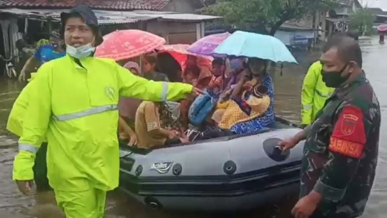 Begini Nasib Ratusan Warga Pekalongan Terdampak Banjir Di Posko