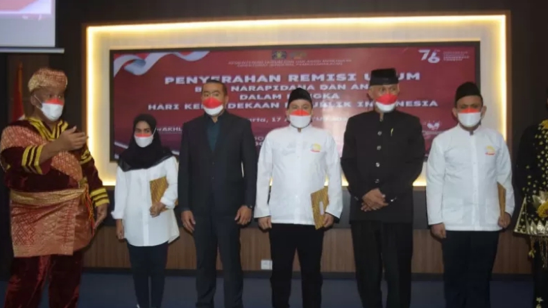 Modal Surat Bertanda Tangan Gubernur Mahyeldi Warga Sumbar Minta