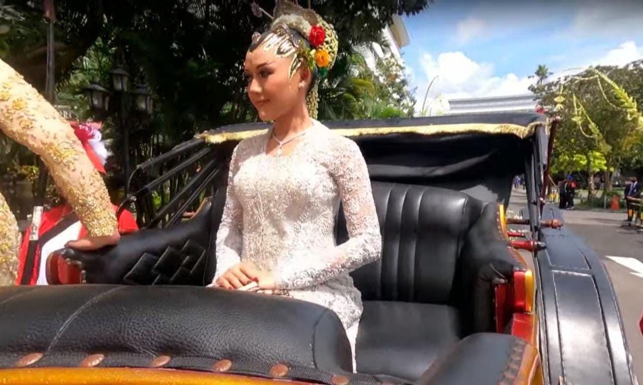 5 Pesona Erina Gudono Sah Jadi Mantu Presiden Jokowi Cantiknya Bikin