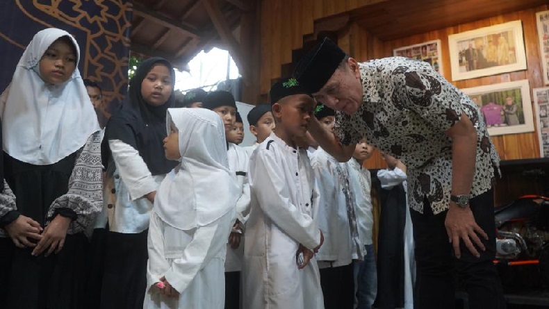 Viral Rumah Kayu Menghadap Curug Citambur Cianjur Ridwan Kamil