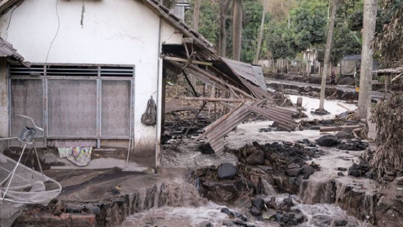 Banjir Di Labuan Bajo Sandiaga Dorong Pemda Manggarai Barat Tingkatkan