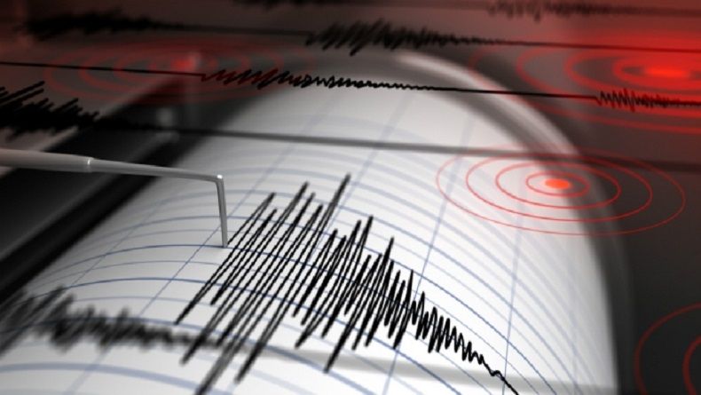 Gempa Magnitudo Guncang Mindanao Filipina Lampu Gantung Di Gereja