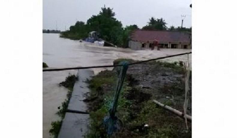 Tanggul Citarum Di Pebayuran Jebol Warga Bekasi Panik