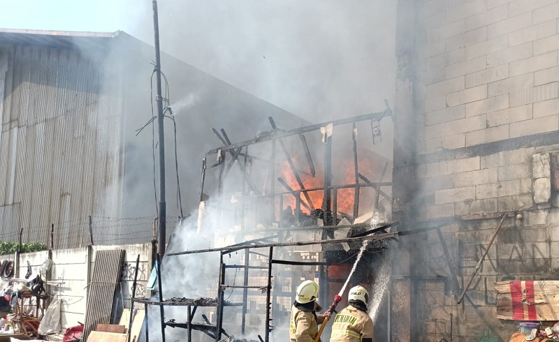 Kebakaran Hanguskan 20 Rumah Di Kapuk Cengkareng Diduga Akibat