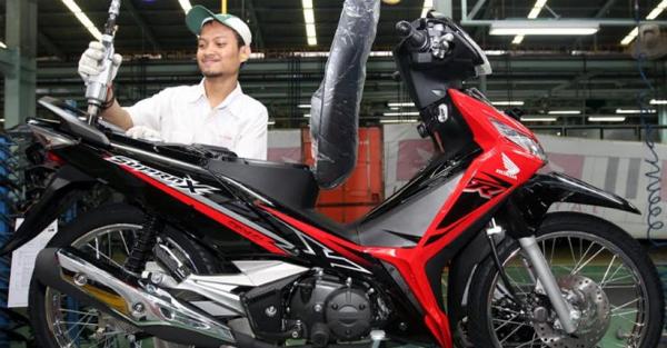 Dapat Penyegaran Stripe Baru Ini Tampang Honda Supra X 125 FI