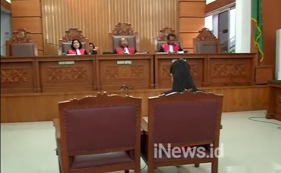 Jennifer Dunn Divonis Tahun Penjara Dan Denda Rp Juta