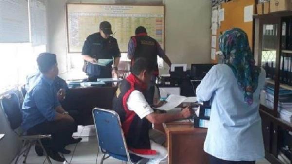 Cari Dokumen Dugaan Korupsi Kejati Jabar Geledah Kantor Pdam Karawang