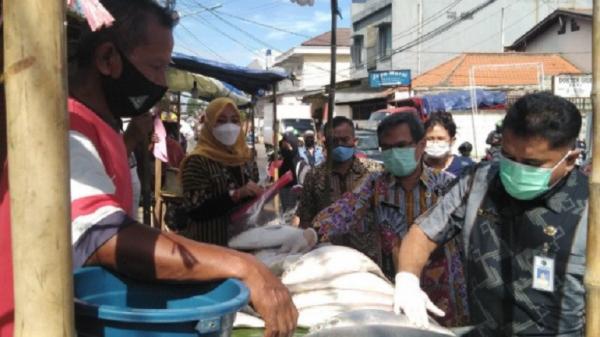 Jelang Imlek Pemprov Dki Pastikan Ikan Bandeng Di Pasar Rawa Belong