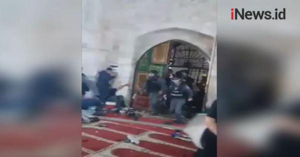 Video Tentara Israel Bubarkan Tarawih Di Masjid Al Aqsa