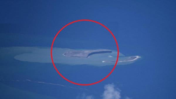 Pulau Baru Berbentuk Bulan Sabit Muncul Usai Gunung Api Bawah Laut Meletus