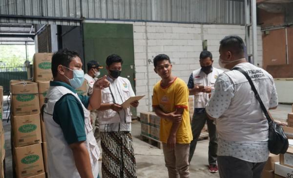 Antisipasi Penimbunan Minyak Goreng Tim Pengawas Sidak Toko Dan Gudang