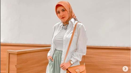 Biodata Ayu Aulia Dj Cantik Yang Baru Belajar Berhijab Pernah Mencoba