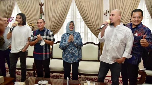 Momen Gubernur Sumut Nyanyi Bareng Dewa Ahmad Dhani Dan Virzha