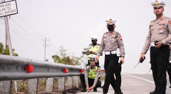 Kasus Kecelakaan Beruntun Di Tol PejaganPemalang Polisi Periksa 7