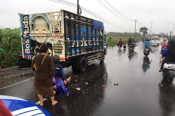 Lagi Pengendara Motor Di Kulonprogo Tewas Tabrak Truk Parkir