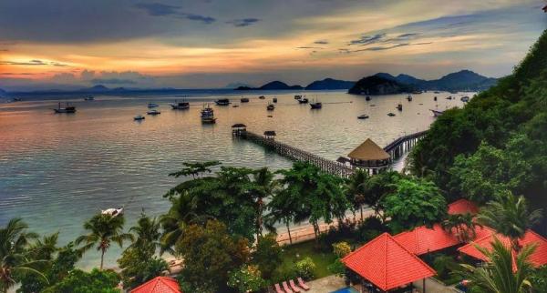 Liburan Akhir Tahun Di Labuan Bajo Asyik Menikmati Sensasi Hopping