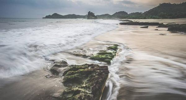 Mengenal Pantai Bajul Mati Di Malang Ada Ikon Buaya Yang Misterius