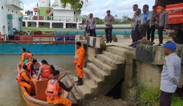 Terpeleset Dari Kapal ABK KMN Alifah Hilang Tercebur Sungai Di Boven Digul