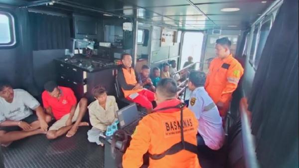 Kapal LCT Ronnysa And Dwi Tenggelam Di Raja Ampat 9 Orang Selamat 1