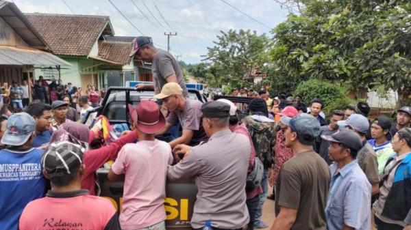 Warga Tanggamus Geger Pemuda Ditemukan Tewas Tergantung Di Pintu Gudang