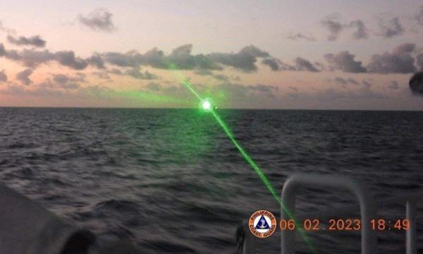 Filipina Protes Kapal Penjaga Pantainya Disorot Laser Oleh China