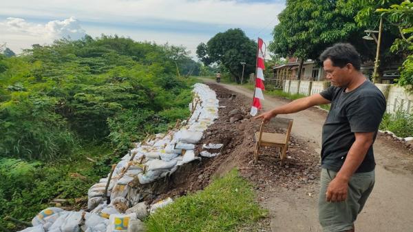 Salut Warga Ini Rela Rogoh Kocek Pribadi Untuk Penanganan Dampak Erosi