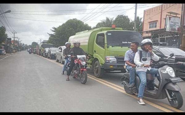 Truk Batu Bara Mogok Bikin Jalinsum Di Oku Macet Parah