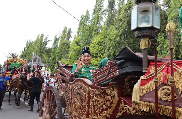 16 Bregada Meriahkan Kirab Budaya HUT Ke 192 Kabupaten Purworejo