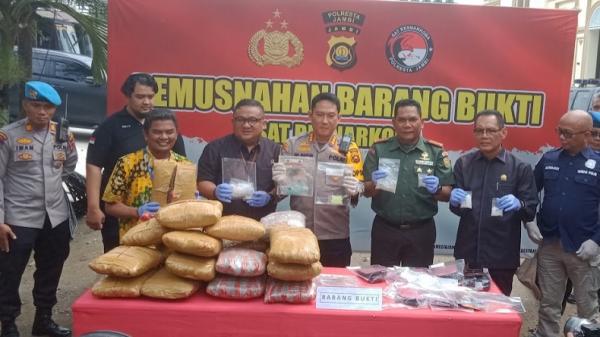 Polresta Jambi Musnahkan Narkotika Bernilai Rp Juta Ganja Dan Sabu