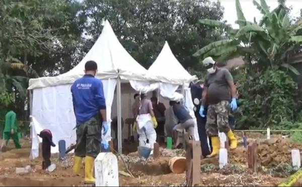 Polisi Bongkar Makam Pelajar Yang Tewas Usai Pesta Miras Oplosan Di