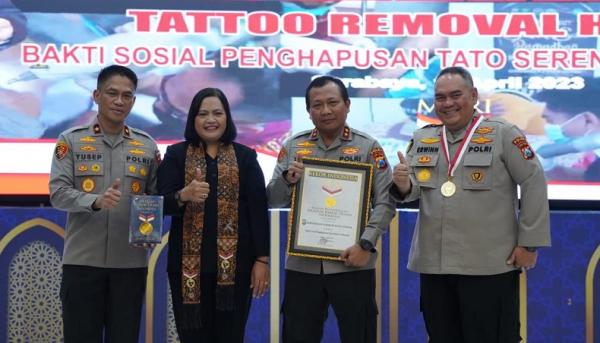 Polda Jatim Pecahkan Rekor Muri Penghapusan Tato Terbanyak Dengan