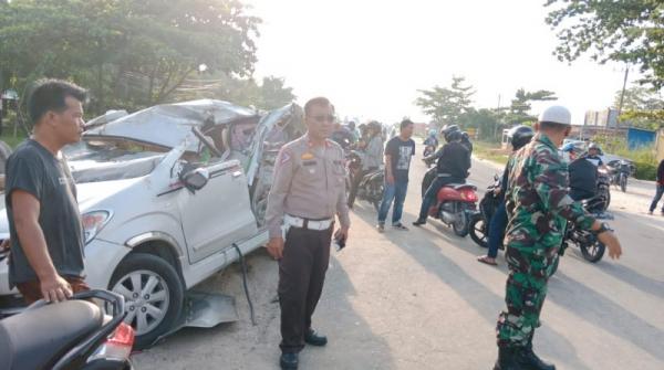 Tewaskan Orang Ini Dugaan Penyebab Kecelakaan Avanza Tabrak Truk