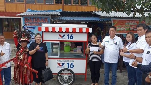 Partai Perindo Bagikan Gerobak Gratis Dan Modal Usaha Untuk Pelaku UMKM