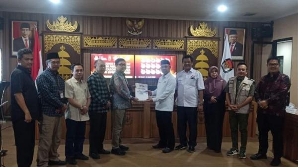 Dpw Partai Perindo Lampung Serahkan Berkas Perbaikan Bacaleg Ke Kpu