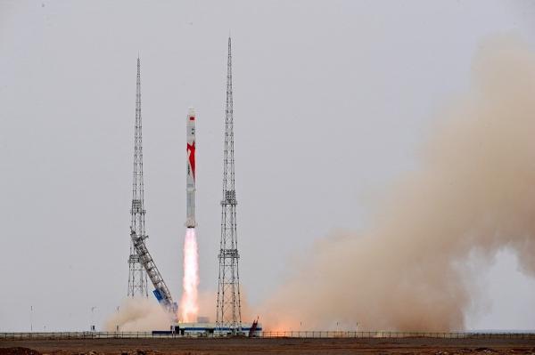 Kalahkan As China Sukses Luncurkan Roket Berbahan Bakar Metana Cair