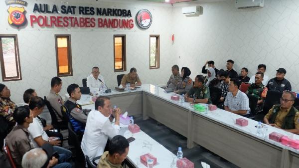 Berantas Narkotika Satres Narkoba Polrestabes Bandung Gelar Fgd Dengan