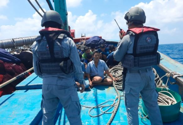 Bakamla Tangkap Kapal Vietnam Curi Ikan Di Laut Natuna Utara 12 ABK