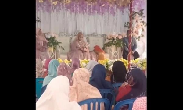 Viral Pengantin Wanita Duduk Sendiri Di Pelaminan Mempelai Pria Kabur