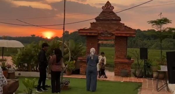 Tempat Dinner Romantis Di Bekasi Seru Ada Yang Suasananya Seperti Di