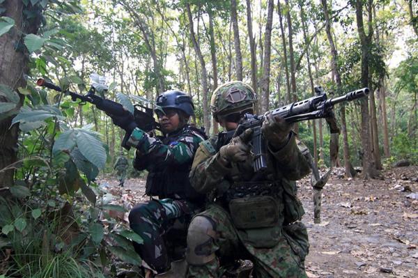 Marinir Tni Al Tentara Jepang Dan Singapura Masuk Hutan Selogiri