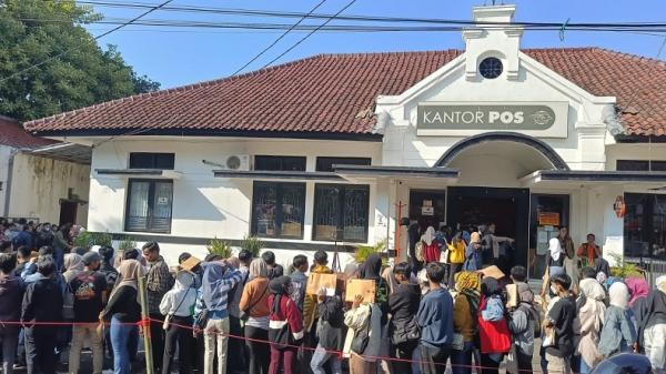 Viral Ribuan Pelamar Berjubel Di Kantor Pos Cianjur Bersaing Dapat