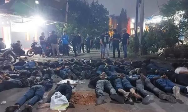 Bentrokan Ormas Di Bekasi Puluhan Orang Ditangkap Polisi