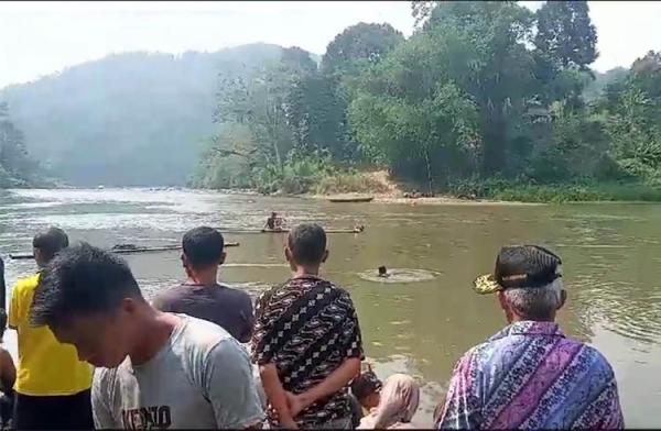 Cari Ikan Di Sungai Batang Tembesi Warga Merangin Hilang Tenggelam