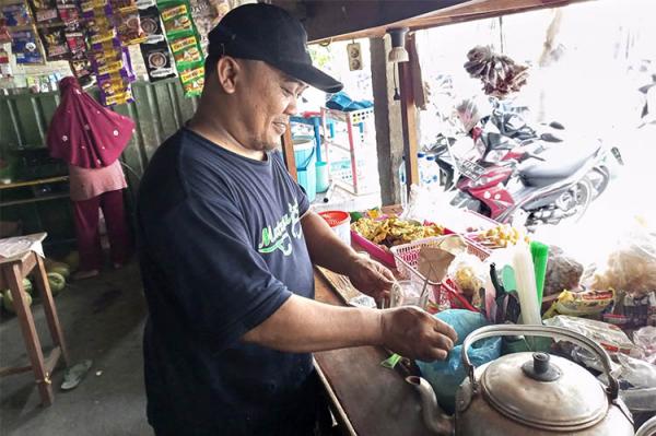 Pedagang Angkringan Di Jogja Keluhkan Kenaikan Harga Sembako Untung