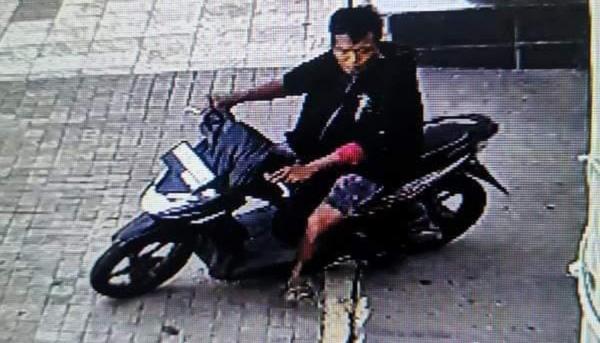 Pencuri Motor Milik Satpol PP Di Balai Kota Semarang Terekam CCTV Ini