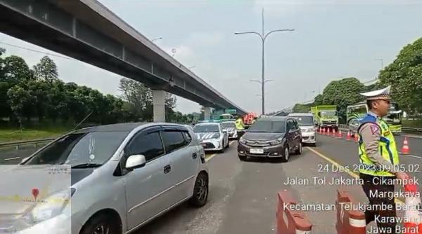 Contraflow Di Tol Japek Diperpanjang Km Arah Cikampek