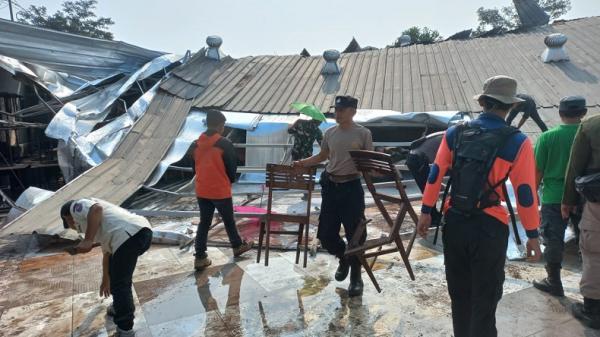 BNPB 102 Rumah Di Kabupaten Bandung Rusak Akibat Angin Kencang Dan