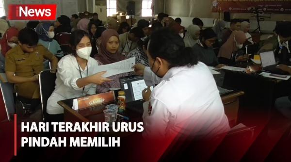 Tenggat Terakhir Urus Pindah Memilih Ratusan Orang Serbu Kantor KPU Jakpus