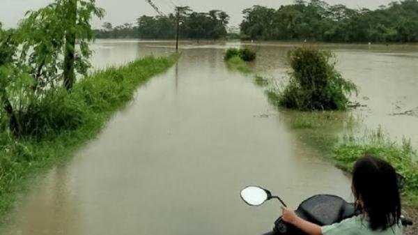 Desa Di Sukabumi Dilanda Banjir Ketinggian Air Hingga Meter