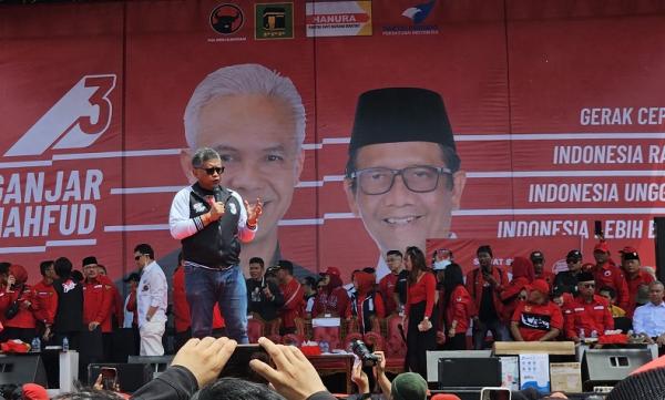 Hasto Ungkap Alasan Ganjar Disebut Presiden Rakyat